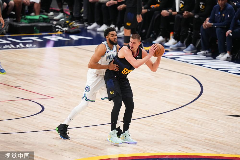 和挑战的足 和挑战的足